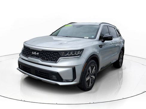 Certified 2022 Kia Sorento EX FWD image 3