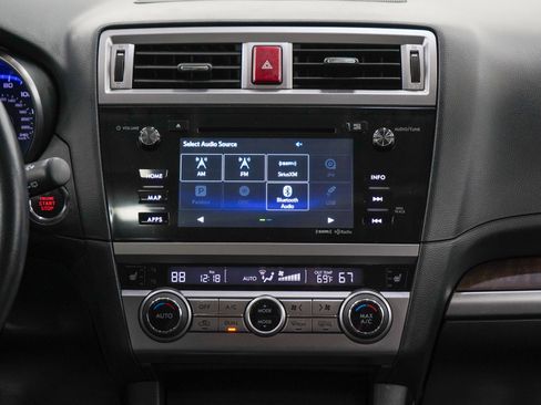 Used 2017 Subaru Outback 2.5i Limited AWD/4WD image 15