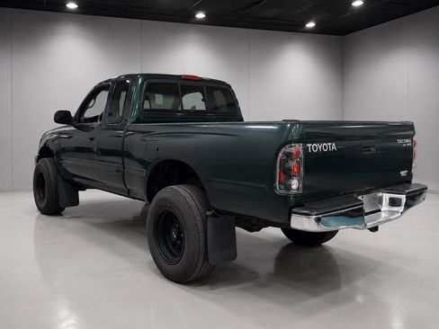 Used 2002 Toyota Tacoma 4x4 Xtracab V6 w/ SR5 Pkg w/ Chrome Pkg image 4