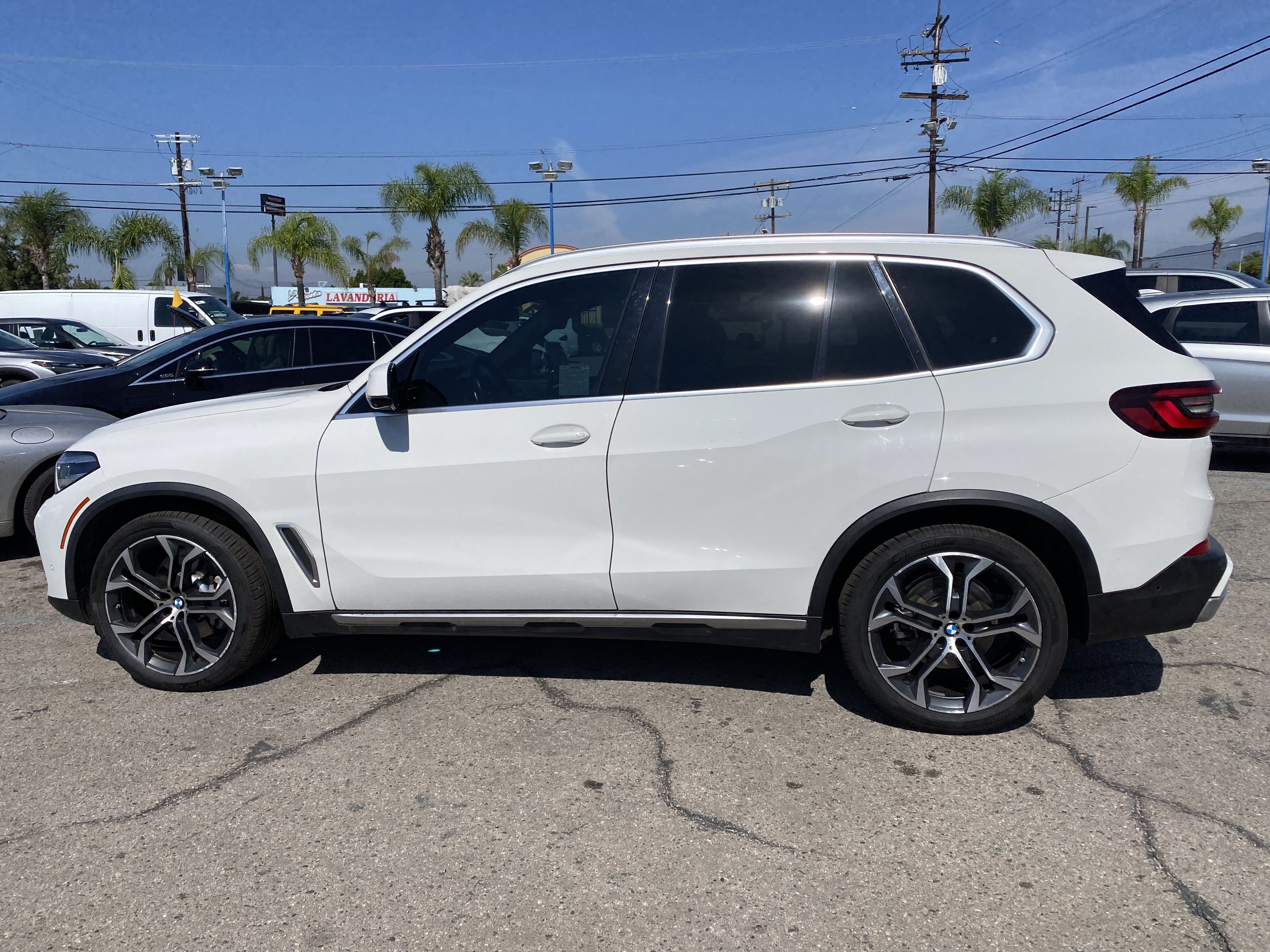 Used 2023 BMW X5 sDrive40i w/ Premium Package RWD image 9
