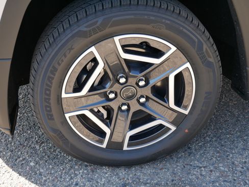 New 2026 Jeep Cherokee Laredo AWD/4WD image 5