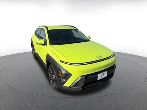 Used 2025 Hyundai Kona SEL image 3