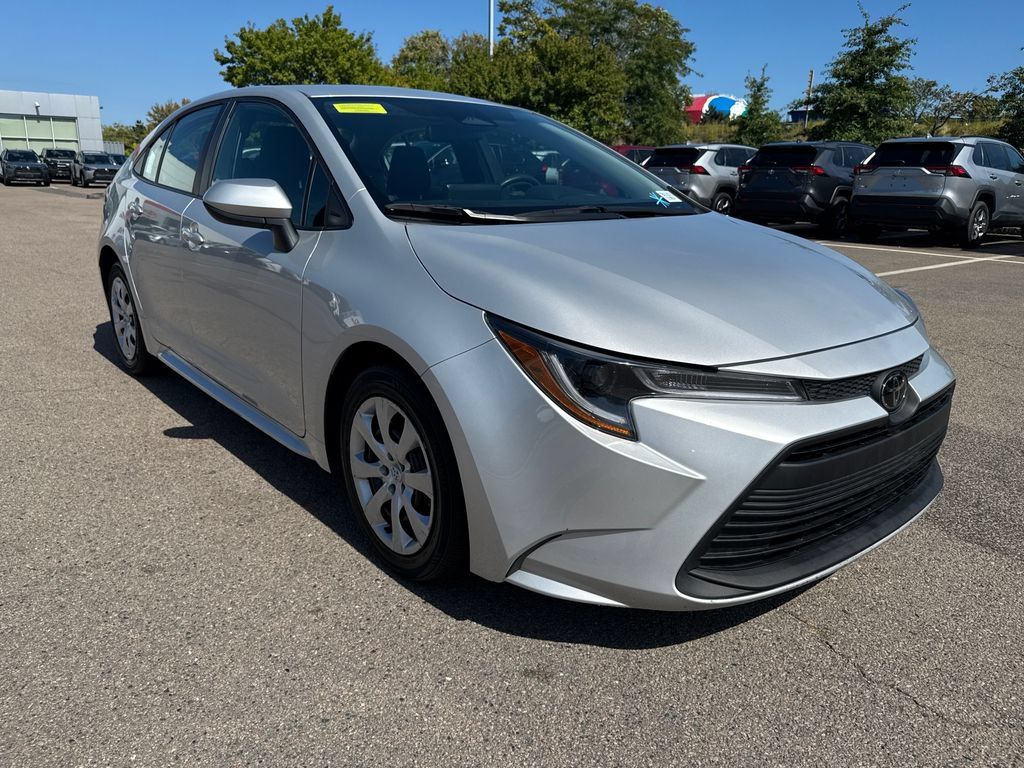 Used 2024 Toyota Corolla LE FWD image 9