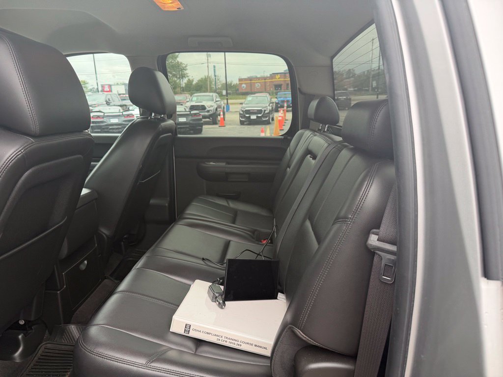 Used 2010 Chevrolet Silverado 1500 LT w/ Power Pack Plus AWD/4WD image 7
