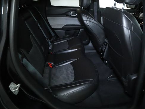 Used 2024 Jeep Compass Latitude AWD/4WD image 32