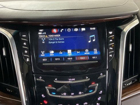 Used 2019 Cadillac Escalade Luxury image 14