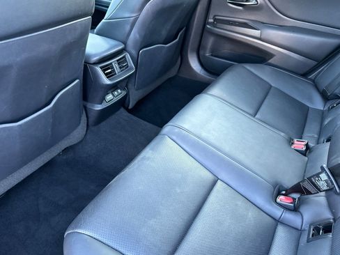 Used 2019 Lexus ES 350 w/ Premium Package image 12