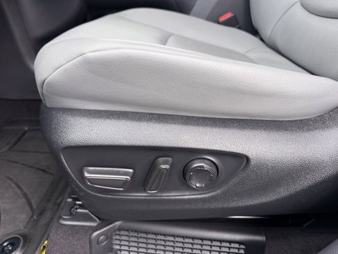 Certified 2023 Toyota Sienna XLE image 15