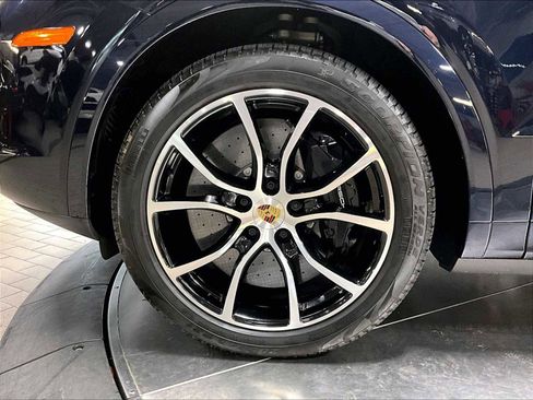 Used 2023 Porsche Cayenne Turbo S image 14