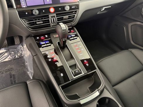 New 2026 Porsche Macan AWD/4WD image 26