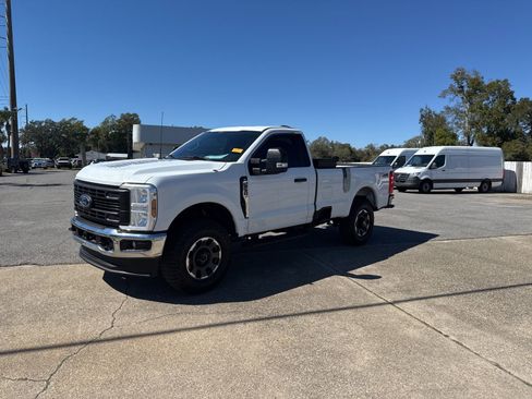 Used 2024 Ford F250 XL w/ FX4 Off-Road Package image 2