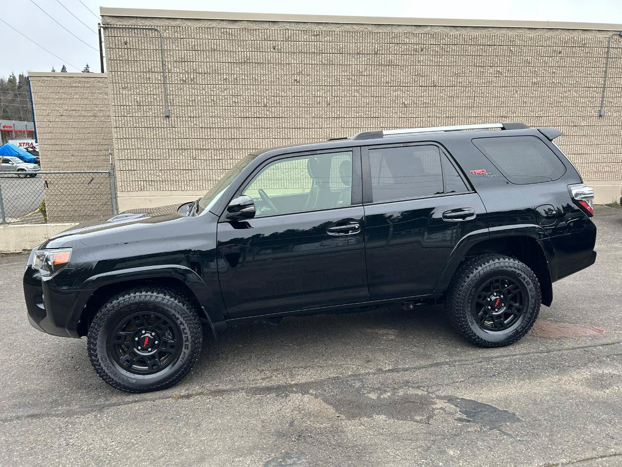 Used 2018 Toyota 4Runner TRD Off-Road Premium AWD/4WD image 7
