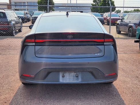Used 2024 Toyota Prius LE FWD image 3