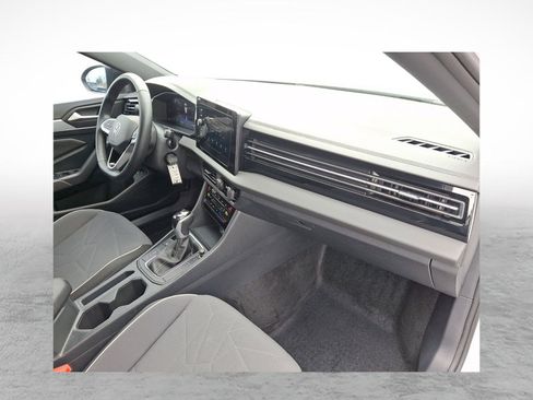 Used 2025 Volkswagen Jetta Sport image 12