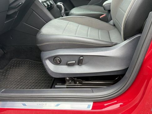Certified 2023 Volkswagen Taos SE w/ Panoramic Sunroof Package FWD image 14