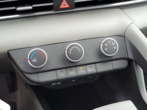 New 2026 Hyundai Elantra SE FWD image 22