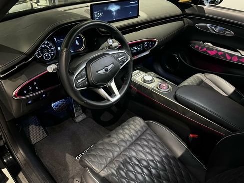Used 2025 Genesis GV70 3.5T Sport w/ Sport Advanced Package AWD/4WD image 9