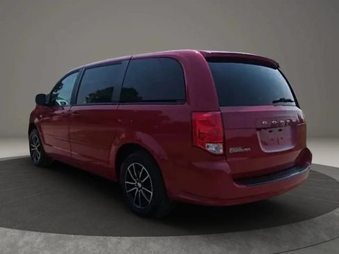 Used 2014 Dodge Grand Caravan SXT FWD image 4