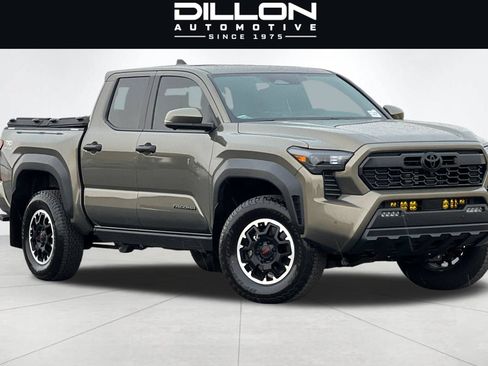 Used 2026 Toyota Tacoma TRD Off-Road w/ TRD Off Road Premium Package AWD/4WD image 2