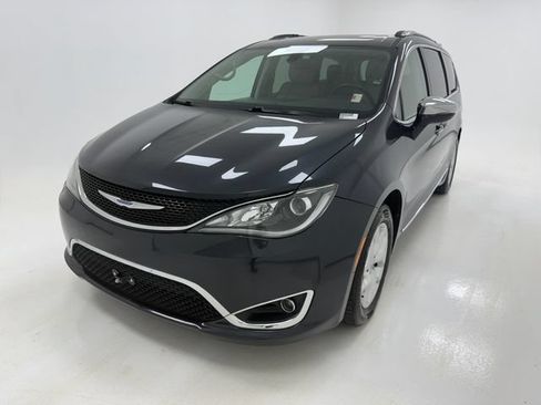 Used 2020 Chrysler Pacifica Limited FWD image 4