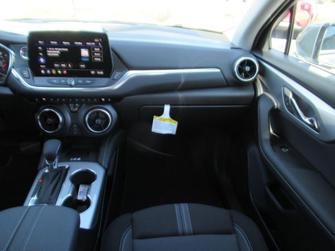 New 2026 Chevrolet Blazer LT w/ Convenience Package FWD image 13