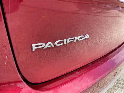 Certified 2023 Chrysler Pacifica Touring-L FWD image 21