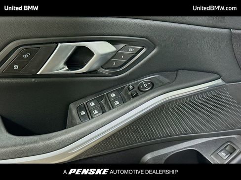 Used 2025 BMW 330i Sedan image 3