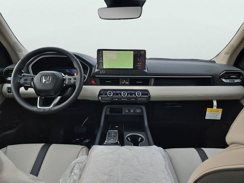 New 2026 Honda Pilot Touring image 7