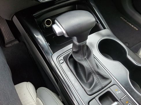 Used 2020 Kia Sorento SX image 16