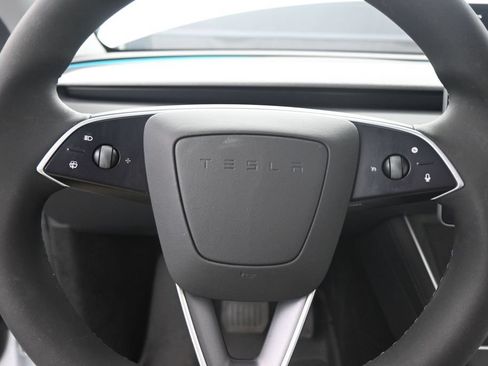 Used 2026 Tesla Model Y 2WD image 11