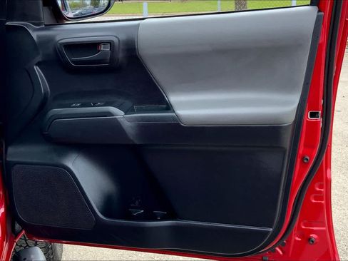 Used 2020 Toyota Tacoma SR w/ SR Convenience Package RWD image 21