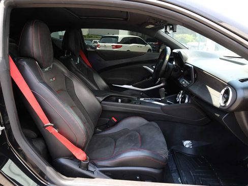 Used 2018 Chevrolet Camaro ZL1 RWD image 36