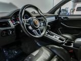Used 2017 Porsche Macan Turbo image 3
