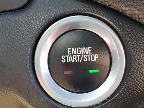 Used 2023 Chevrolet Equinox RS image 38