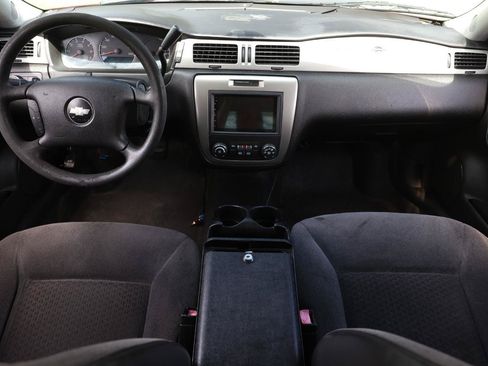 Used 2009 Chevrolet Impala Police FWD image 2