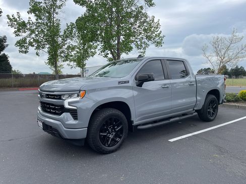 Used 2024 Chevrolet Silverado 1500 RST w/ Convenience Package II image 4