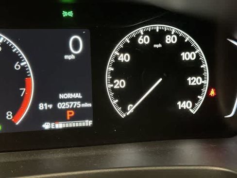 Used 2025 Honda Pilot EX-L image 16