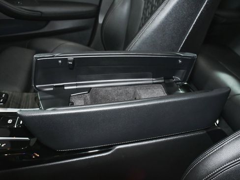 Used 2023 BMW 530i xDrive w/ Premium Package image 58