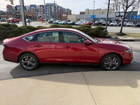 New 2025 Honda Accord EX-L image 4