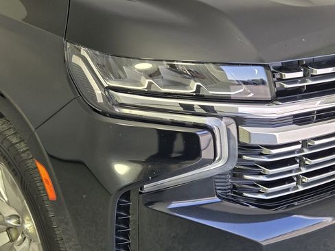 Used 2022 Chevrolet Suburban Premier RWD image 9