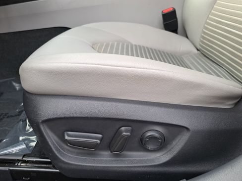 Used 2022 Toyota Camry SE FWD image 27