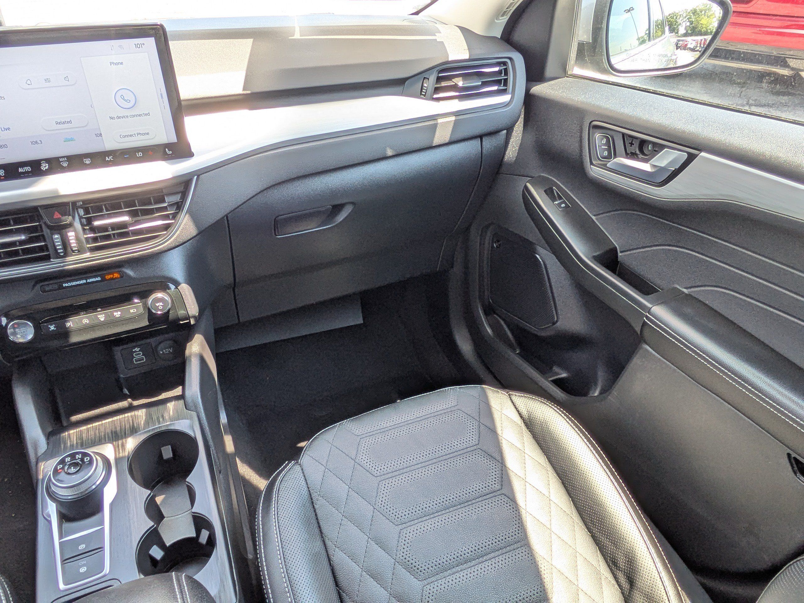 Used 2024 Ford Escape Platinum w/ Premium Technology Package AWD/4WD image 17