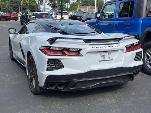 Used 2024 Chevrolet Corvette Stingray Preferred Cpe w/ Z51 Performance Package RWD image 4
