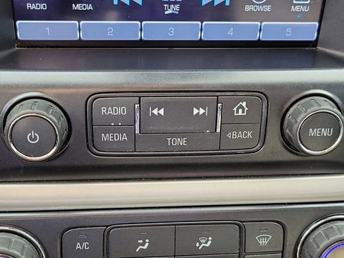 Used 2018 GMC Canyon SLT image 29