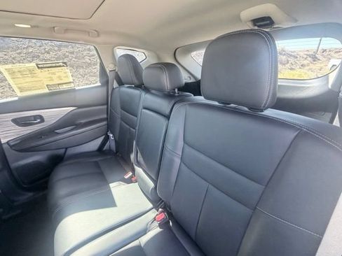 Used 2017 Nissan Murano Platinum w/ Platinum Technology Package AWD/4WD image 28
