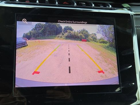 New 2025 Jeep Grand Cherokee Altitude image 4