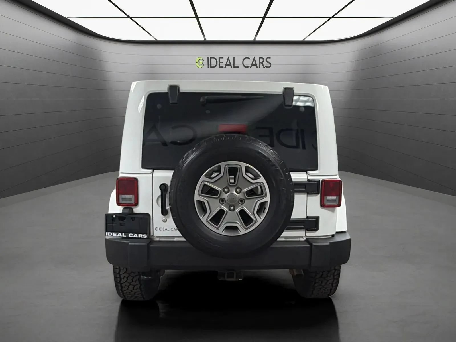 Used 2015 Jeep Wrangler Unlimited Rubicon w/ Connectivity Group AWD/4WD image 6
