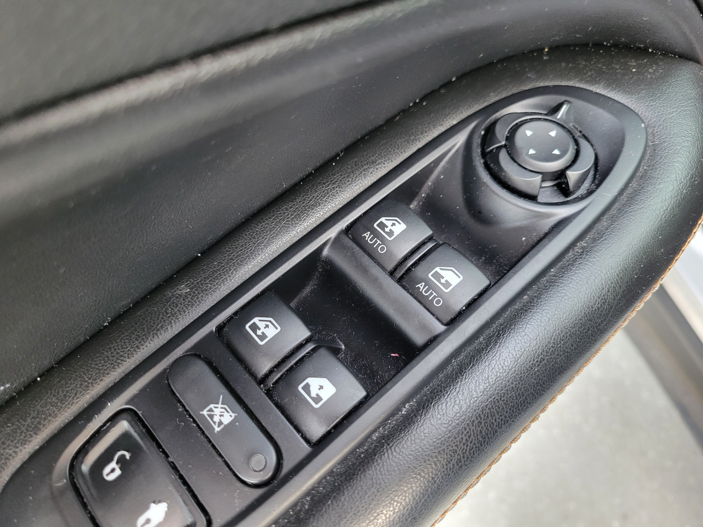 Used 2019 Jeep Compass Latitude FWD image 17