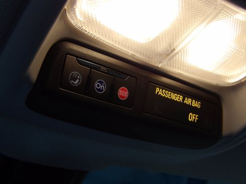 Used 2020 Chevrolet Bolt LT FWD image 14