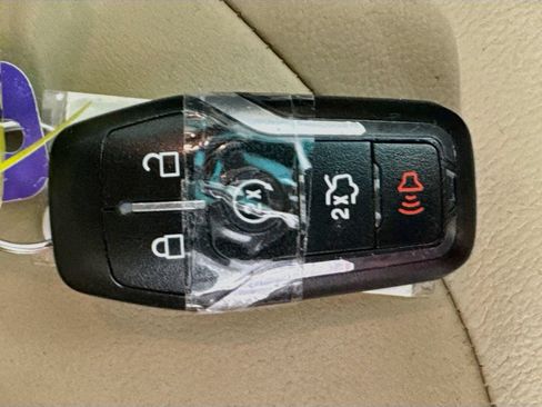 Used 2016 Ford Explorer XLT w/ Equipment Group 202A FWD image 38